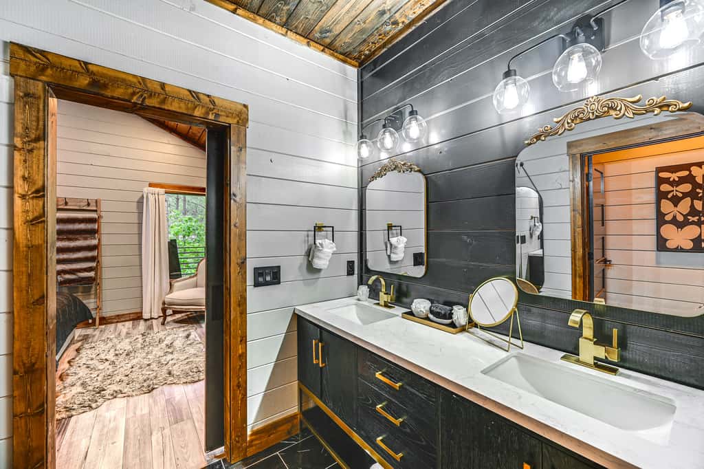 Luxe Broken Bow Vacation Rental: Hot Tub & Pets OK