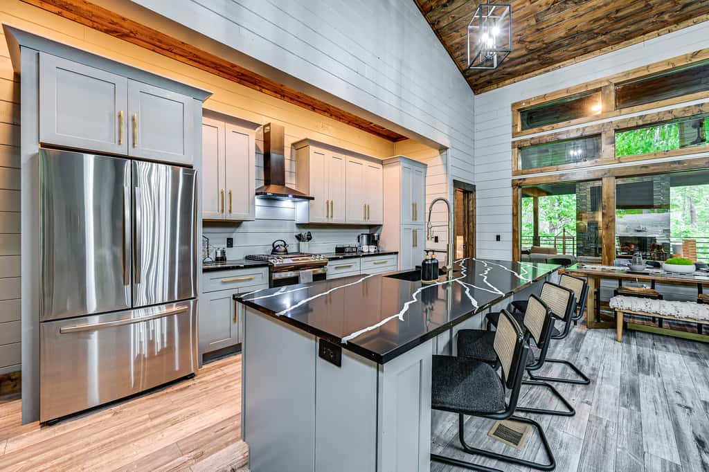 Luxe Broken Bow Vacation Rental: Hot Tub & Pets OK