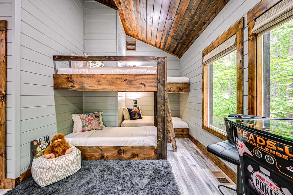 Luxe Broken Bow Vacation Rental: Hot Tub & Pets OK