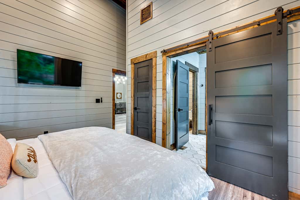 Luxe Broken Bow Vacation Rental: Hot Tub & Pets OK