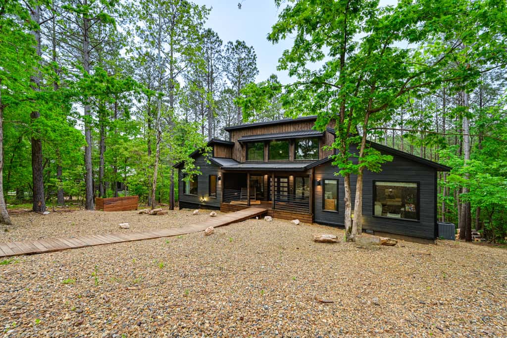 Luxe Broken Bow Vacation Rental: Hot Tub & Pets OK