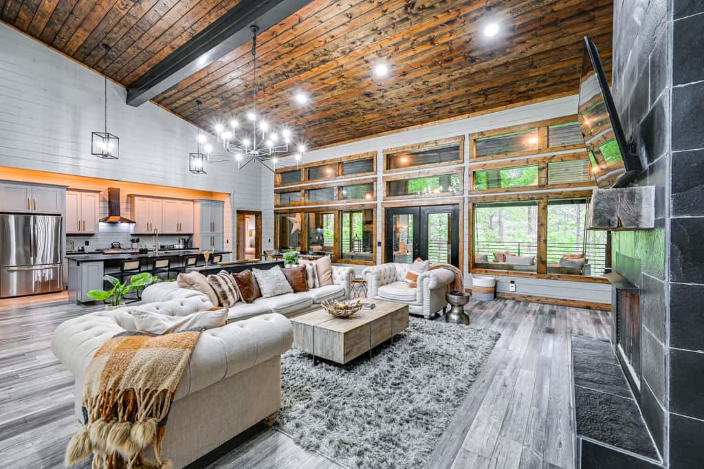 Luxe Broken Bow Vacation Rental: Hot Tub & Pets OK