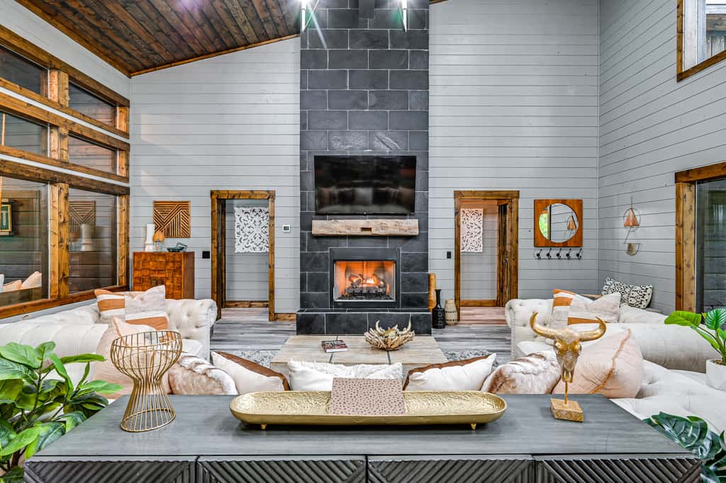 Luxe Broken Bow Vacation Rental: Hot Tub & Pets OK