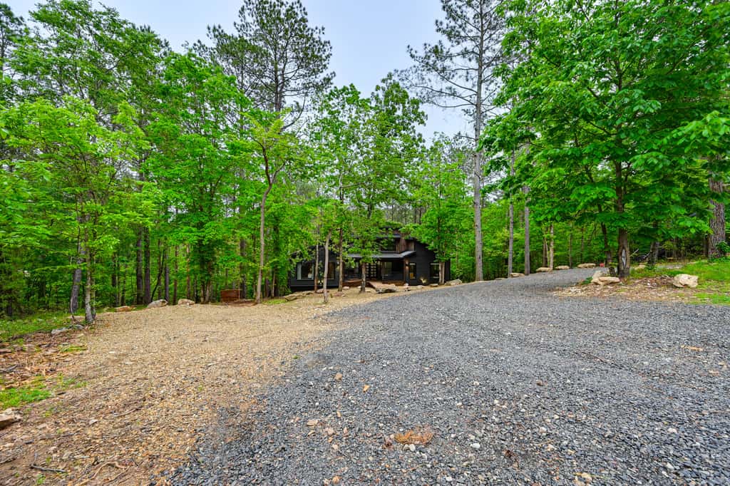 Luxe Broken Bow Vacation Rental: Hot Tub & Pets OK