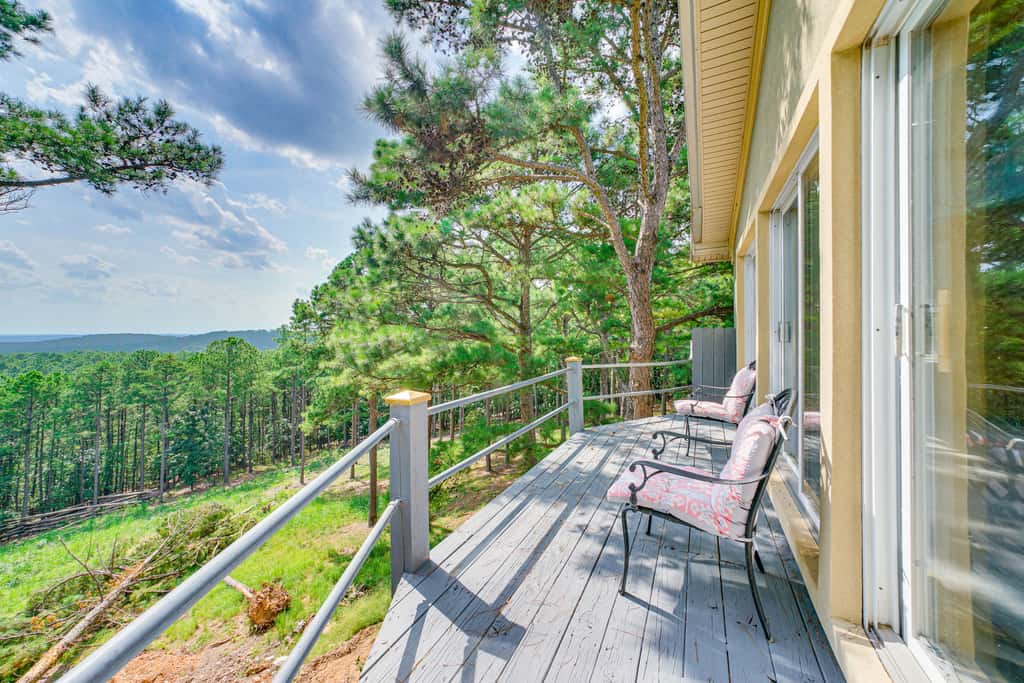 Broken Bow Escape w/ Mountain Views & Pool Access!