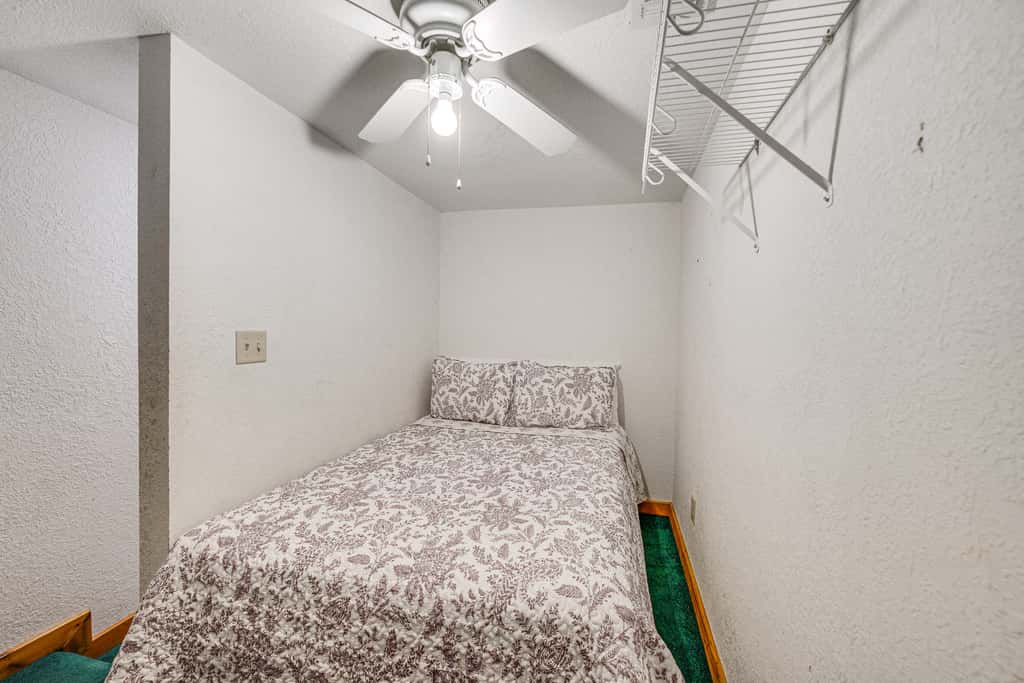 Broken Bow Escape w/ Mountain Views & Pool Access!