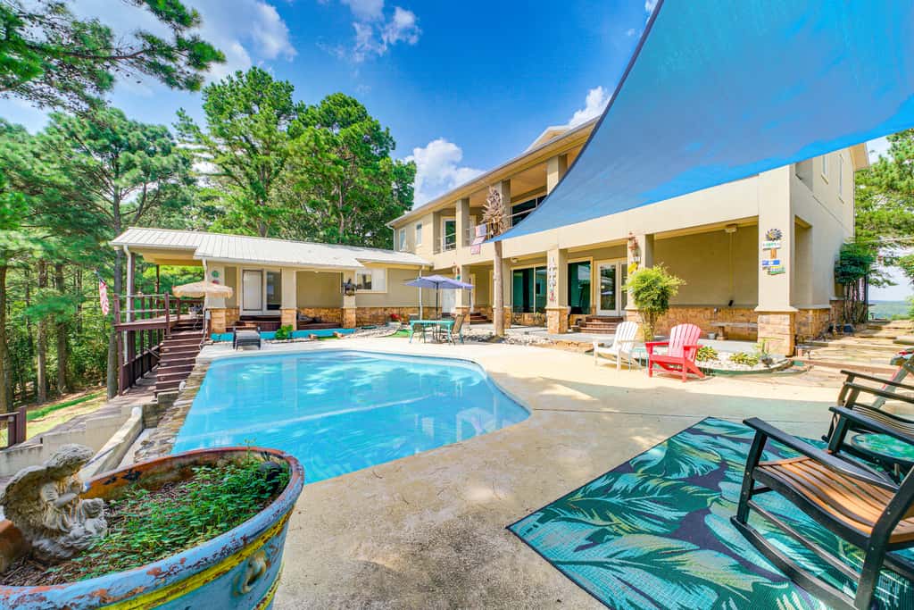 Broken Bow Escape w/ Mountain Views & Pool Access!