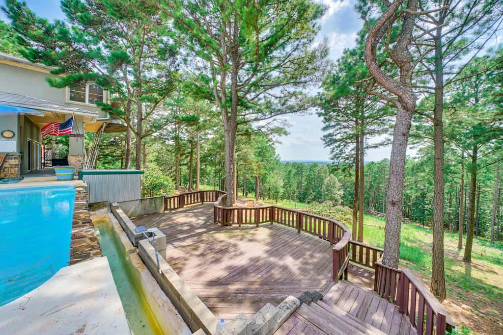 Broken Bow Escape w/ Mountain Views & Pool Access!