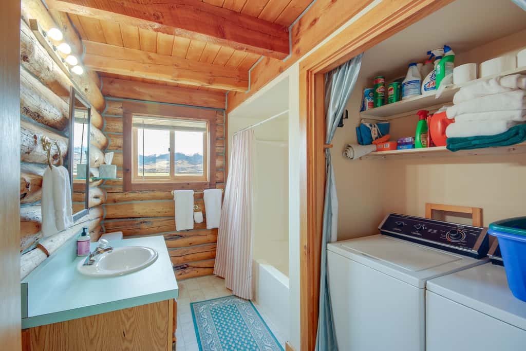Yellowstone Lodge w/ Game Room & Panoramic Views
