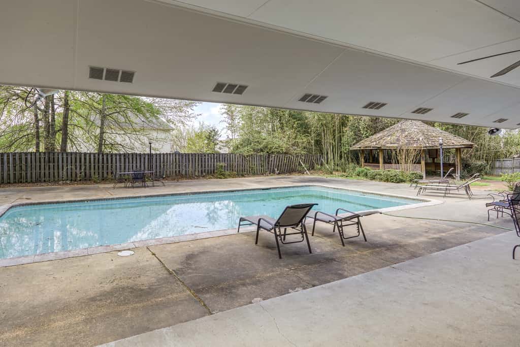 Keep Rebel Weekends Moving at Park Condominiums