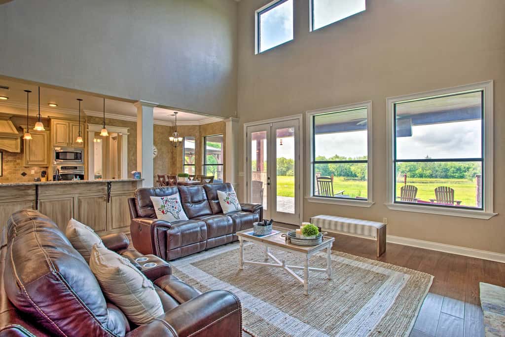 Home w/ Game Room & Fireplace: 14 Mi to McKinney!