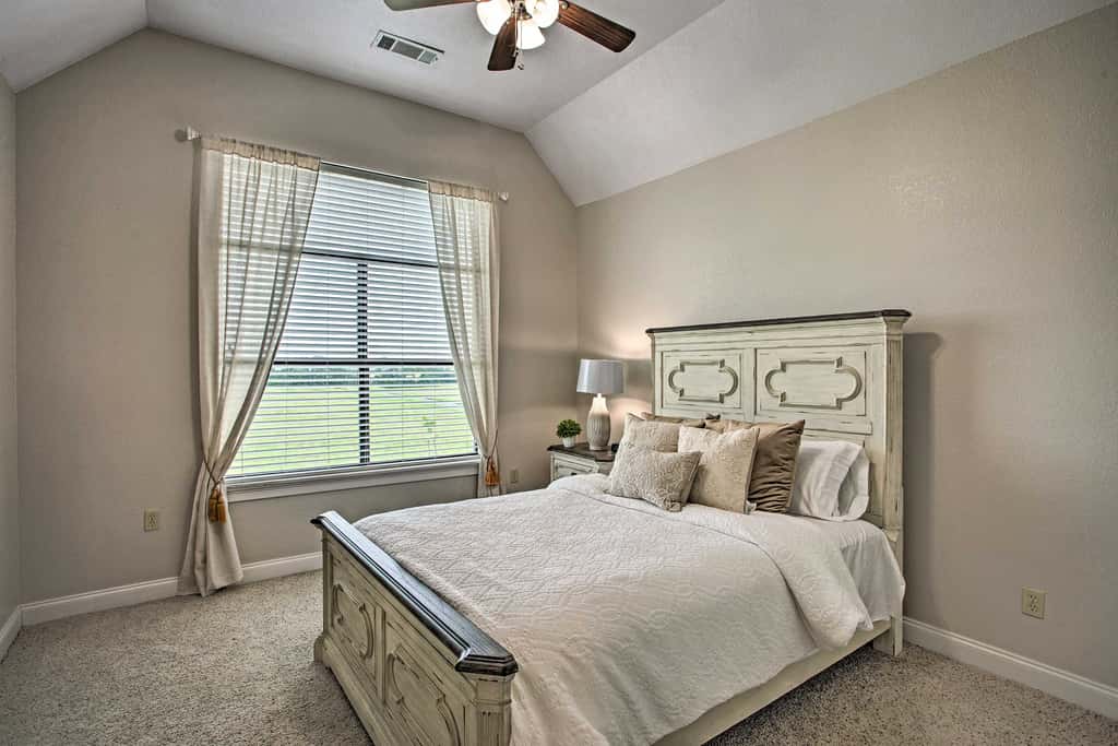 Home w/ Game Room & Fireplace: 14 Mi to McKinney!