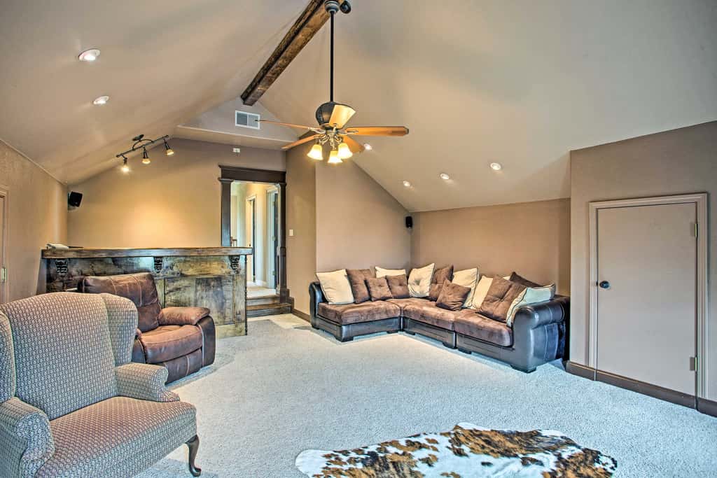Home w/ Game Room & Fireplace: 14 Mi to McKinney!