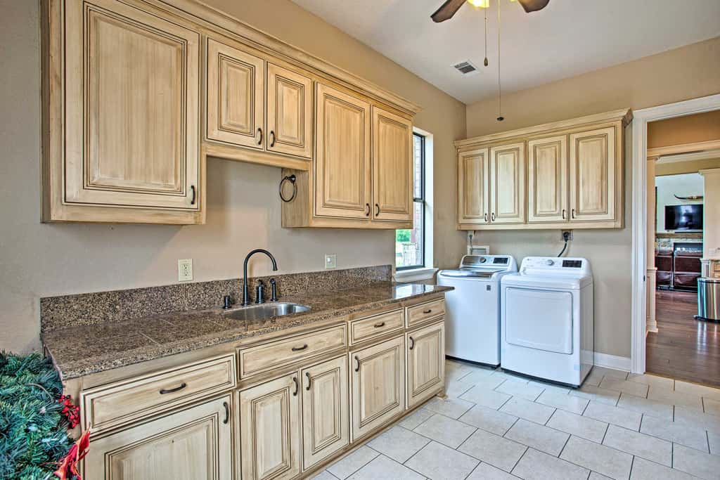 Home w/ Game Room & Fireplace: 14 Mi to McKinney!