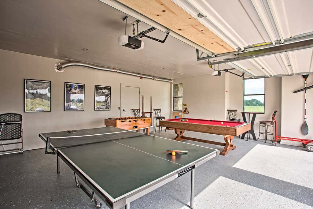Home w/ Game Room & Fireplace: 14 Mi to McKinney!