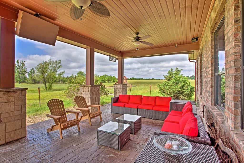 Home w/ Game Room & Fireplace: 14 Mi to McKinney!