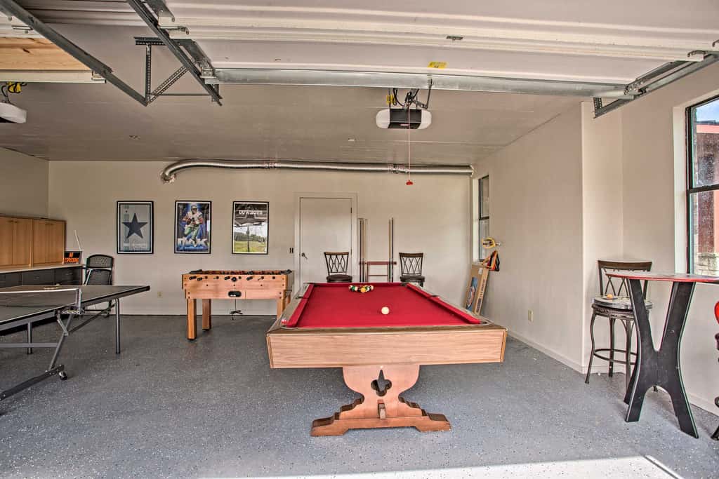 Home w/ Game Room & Fireplace: 14 Mi to McKinney!