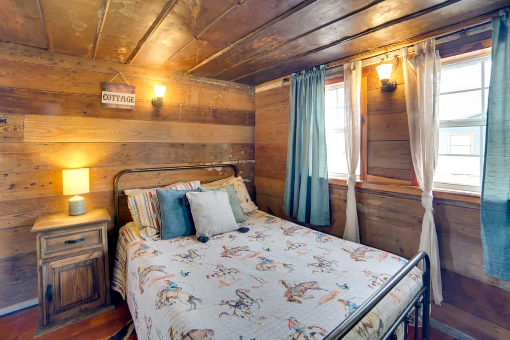 Couple’s Getaway w/ Ranch Views - Near Lavon Lake!
