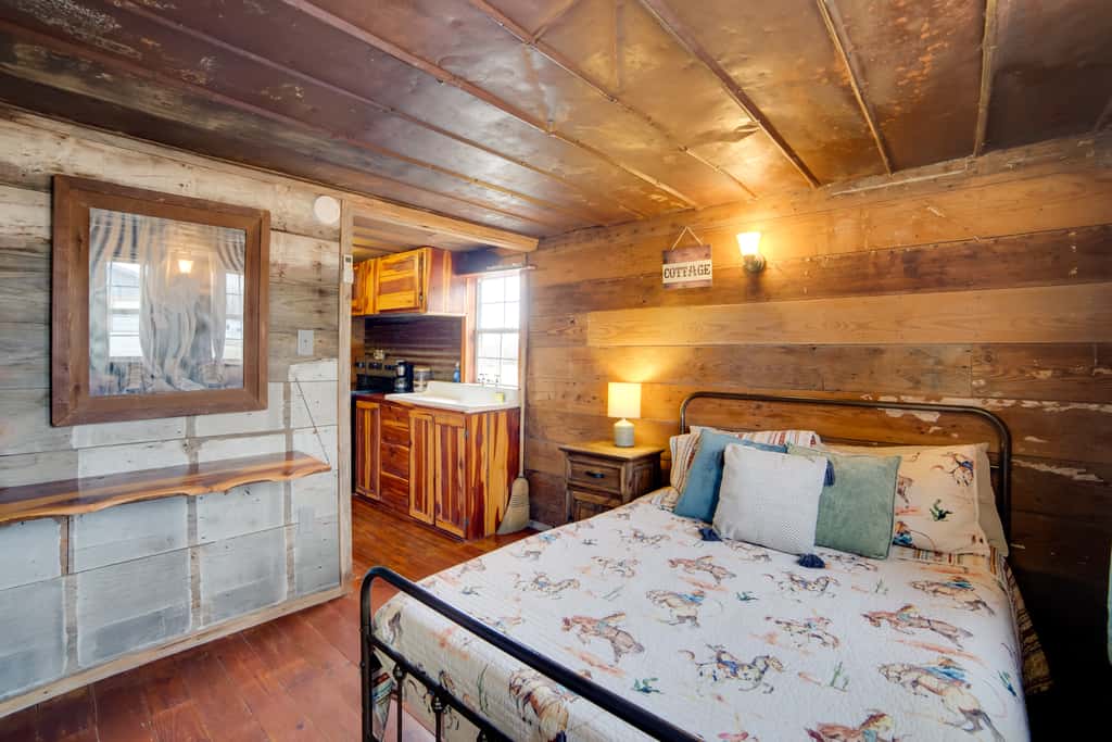 Couple’s Getaway w/ Ranch Views - Near Lavon Lake!