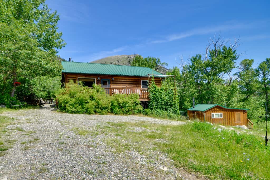 Fish, Hike, Views: Boulder Beauty 'Gil's' Cabin!