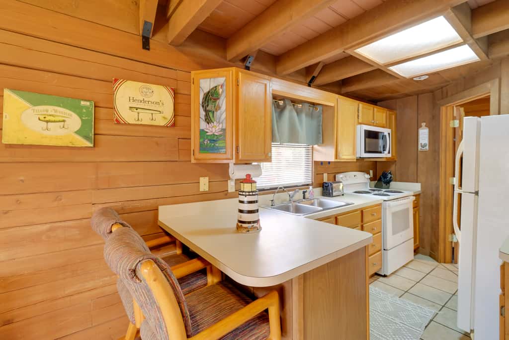 Boat, Fish & Swim: Lakefront Cabin in Okeechobee!