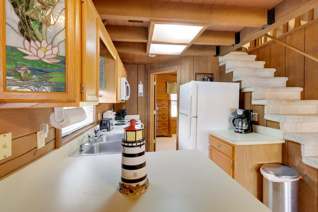 Boat, Fish & Swim: Lakefront Cabin in Okeechobee!