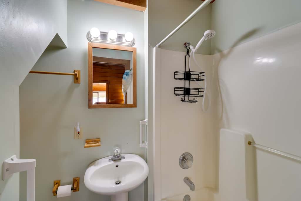 Boat, Fish & Swim: Lakefront Cabin in Okeechobee!