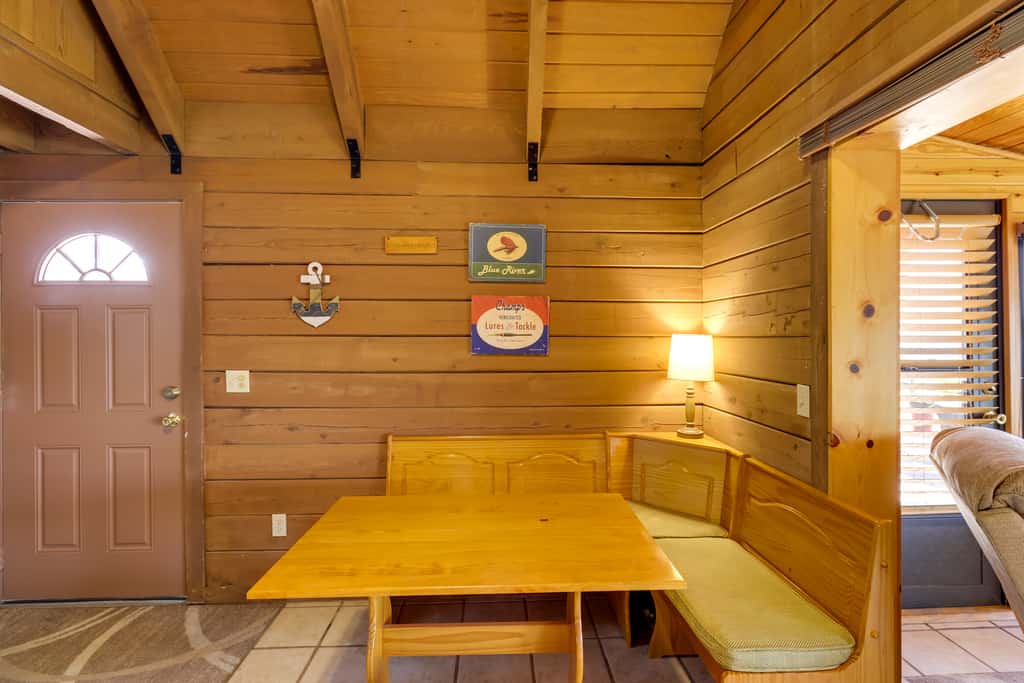 Boat, Fish & Swim: Lakefront Cabin in Okeechobee!
