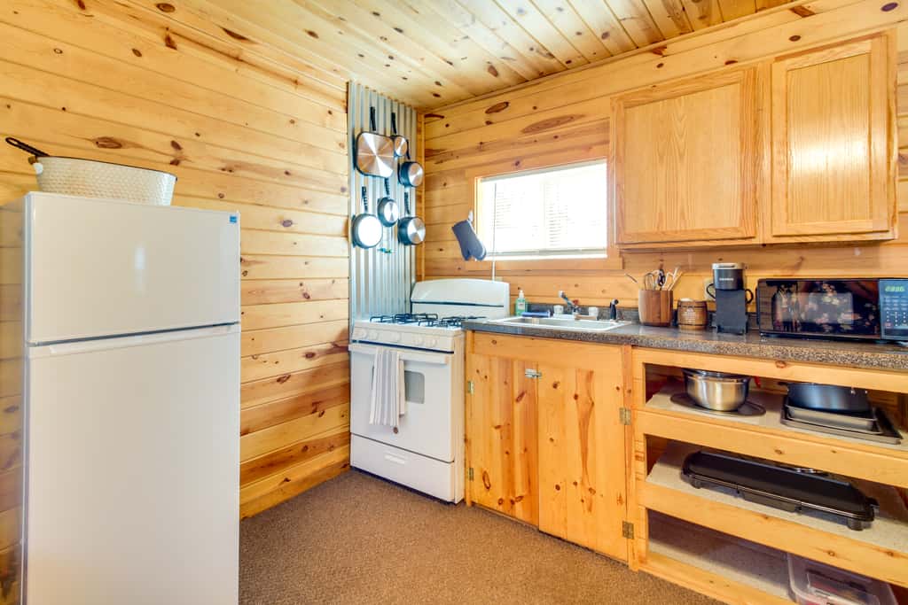 Boat + Fish on Mille Lacs Lake: ‘Walleye Cabin’
