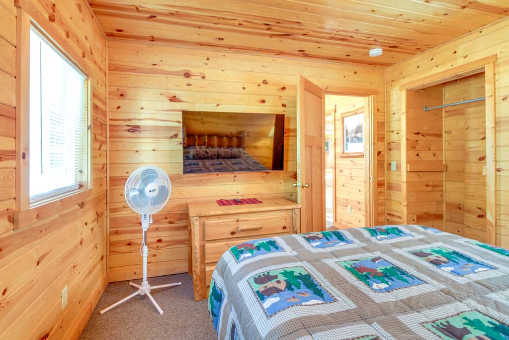 Boat + Fish on Mille Lacs Lake: ‘Walleye Cabin’