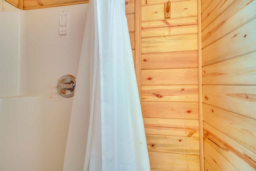 Boat + Fish on Mille Lacs Lake: ‘Walleye Cabin’