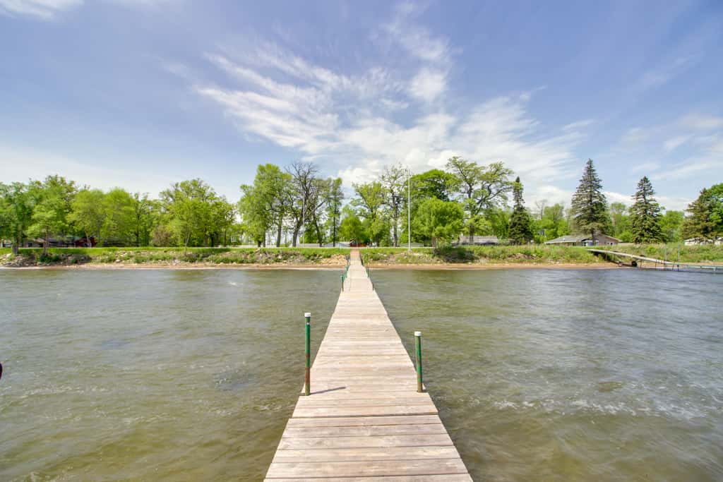 Boat + Fish on Mille Lacs Lake: ‘Walleye Cabin’