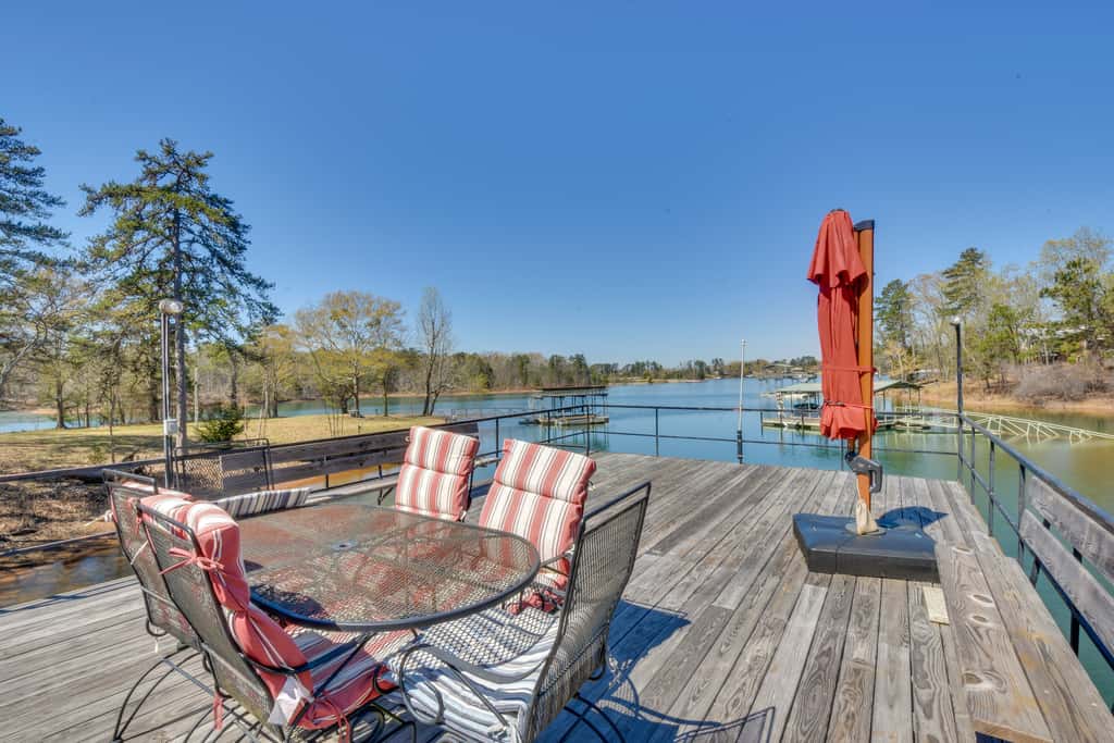 Georgia Getaway w/ 2-Story Dock By Lake Hartwell