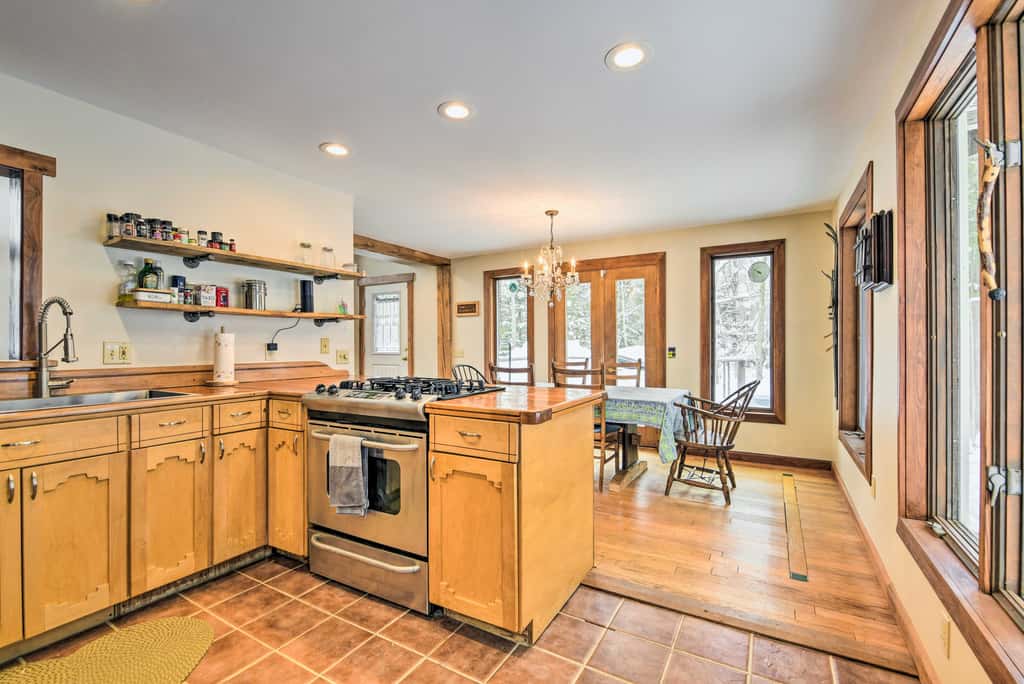 Waitsfield Vacation Rental w/ Private Hot Tub