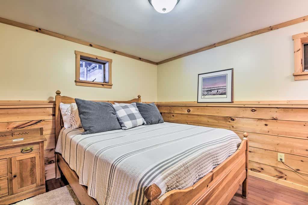 Waitsfield Vacation Rental w/ Private Hot Tub