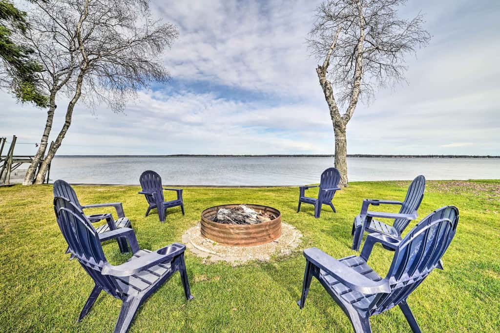 Houghton Lake Cottage w/ New Private Deck!