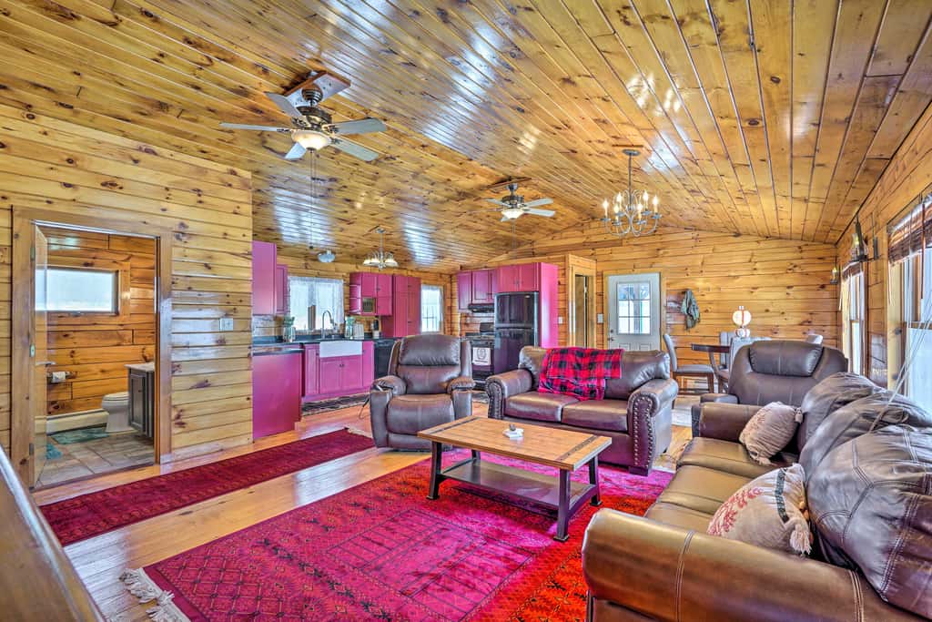 Bemus Point Retreat ~ 3 Mi to Chautauqua Lake