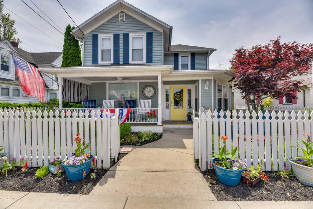 Historic Bemus Point Studio w/ Porch: Walk to Lake