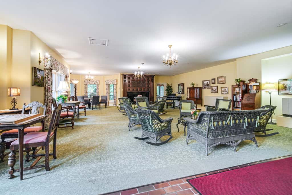 Experience Chautauqua! Newly Renovated Studio