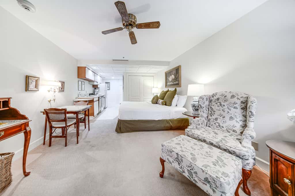 Experience Chautauqua! Newly Renovated Studio