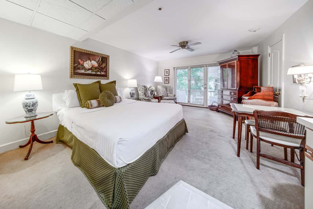 Experience Chautauqua! Newly Renovated Studio