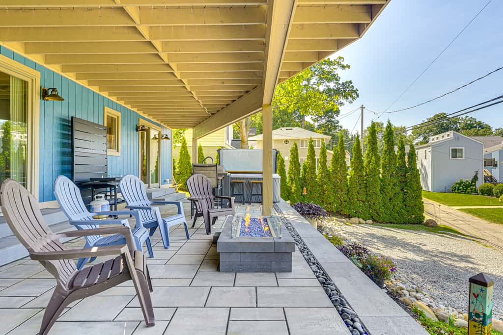 Fall Clarklake Retreat: Hot Tub & Fire Pit