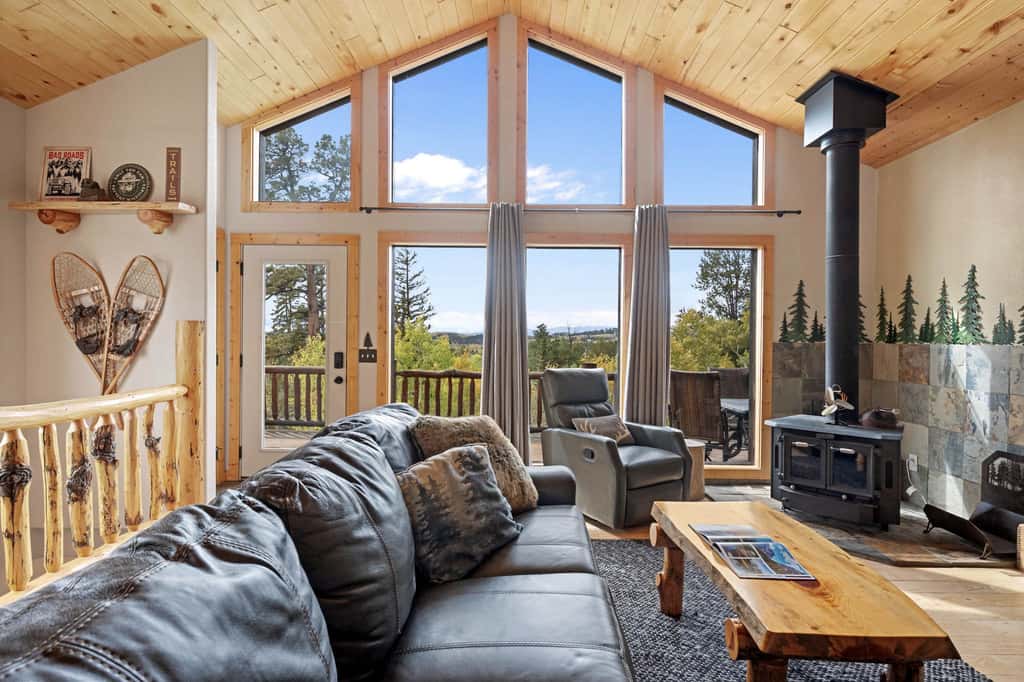 Family-Friendly Jefferson Cabin w/ Amazing Views!