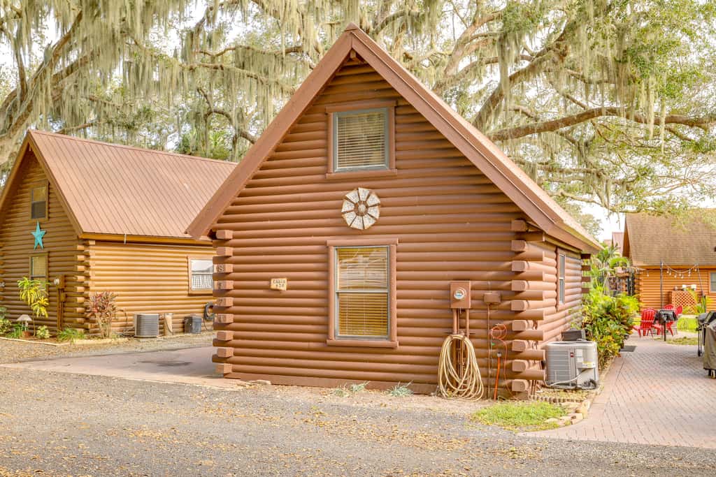 Steps to Lake Okeechobee: Cabin w/ Pool Access!