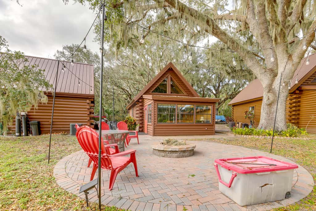 Steps to Lake Okeechobee: Cabin w/ Pool Access!