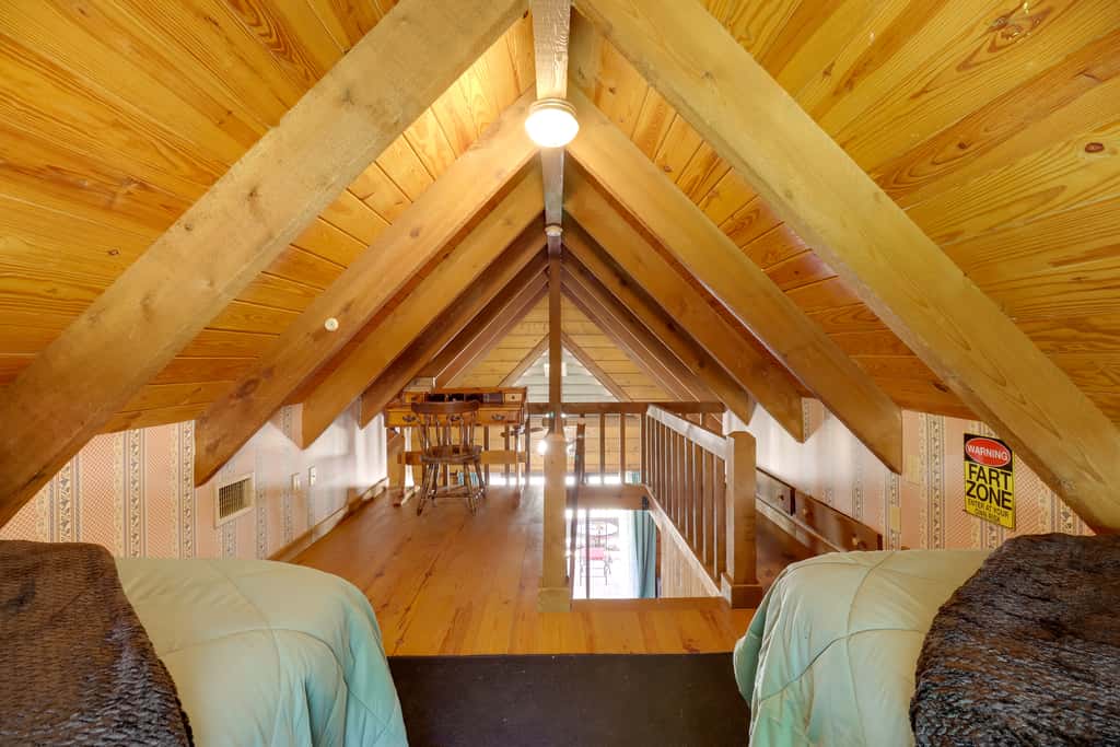 Access to Lake Okeechobee: Cabin w/ Perks!