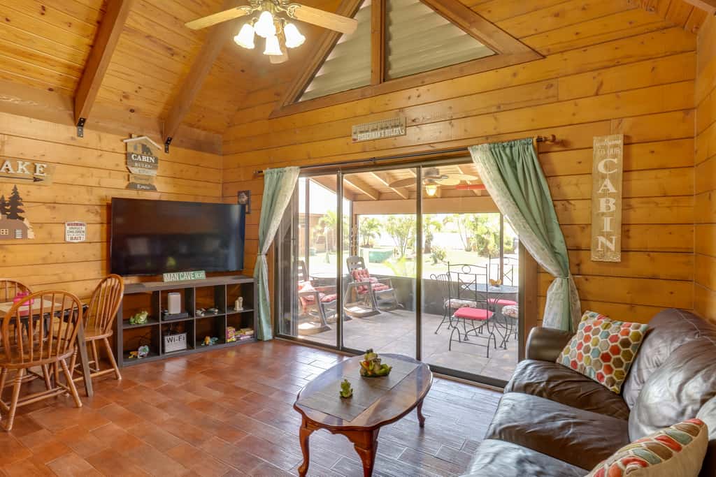 Access to Lake Okeechobee: Cabin w/ Perks!