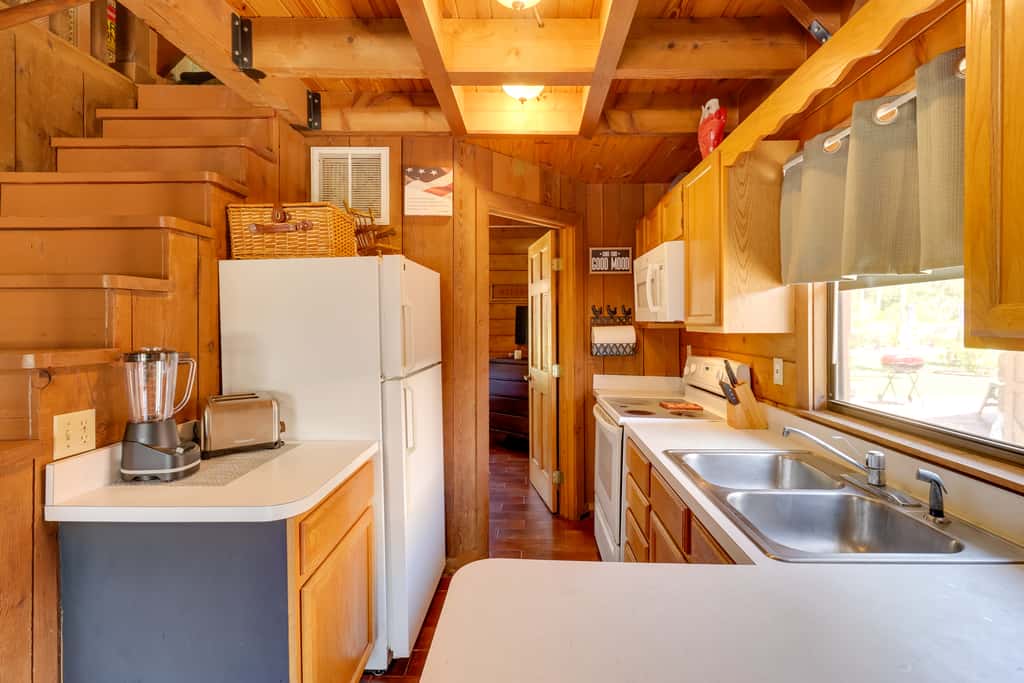 Access to Lake Okeechobee: Cabin w/ Perks!