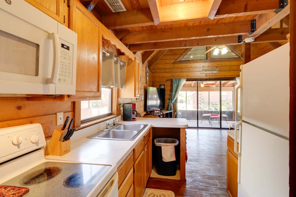 Access to Lake Okeechobee: Cabin w/ Perks!