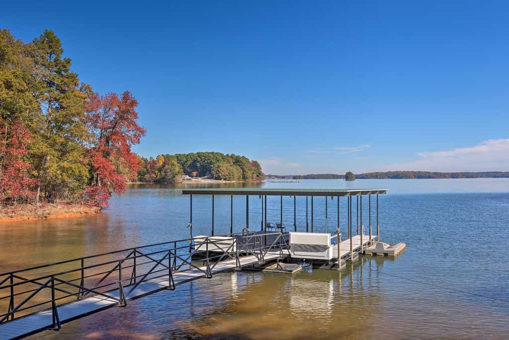 Angler’s Paradise, 1 Mi to Broyles Recreation Area
